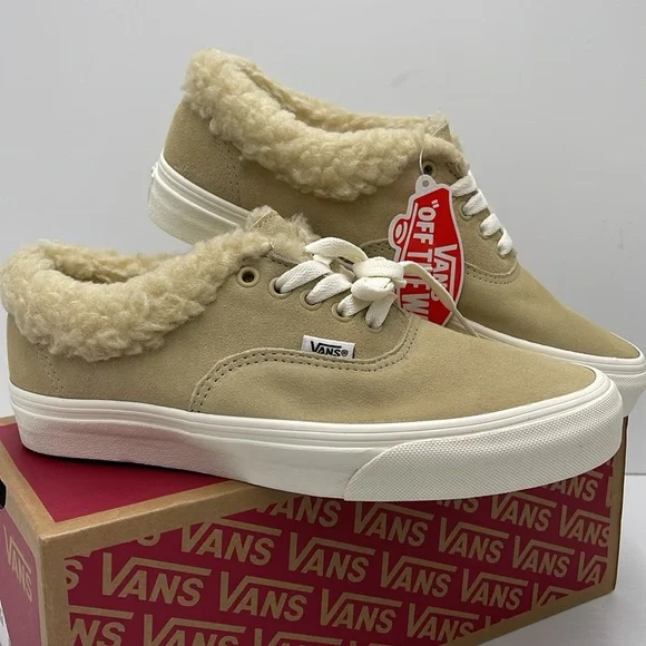 Vans WMNS Tan Fleece-Lined Sneakers Authentic Sherpa
Cozy Hug Mojave Desert - Picture 7 of 16